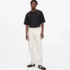 JEANS MIT KONTRASTSTICHEN JEANS MIT KONTRASTSTICHEN