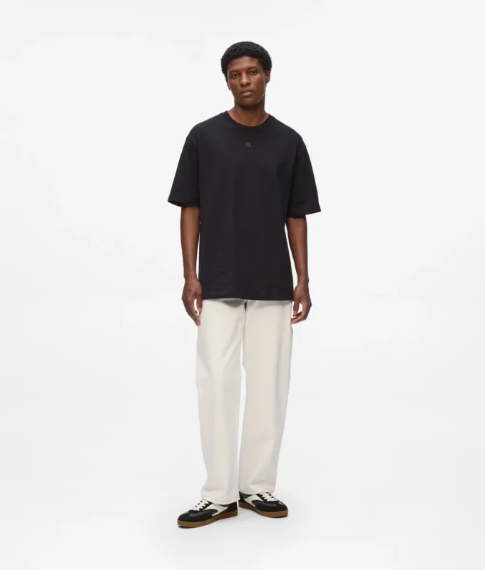 JEANS MIT KONTRASTSTICHEN JEANS MIT KONTRASTSTICHEN