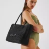 K/Signature kleine gewebte Strandtasche K/Signature kleine gewebte Strandtasche