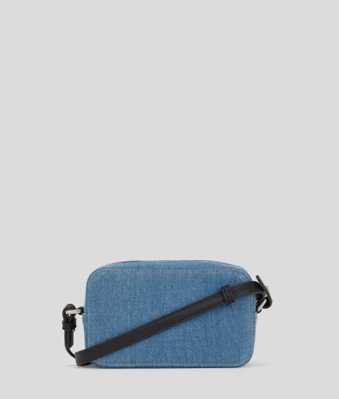 KAMERATASCHE AUS DENIM MIT METALLLOGO KAMERATASCHE AUS DENIM MIT METALLLOGO