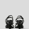 KARMEL SIGNIA SANDALEN MIT KETTENRIEMEN UND ABSATZ KARMEL SIGNIA SANDALEN MIT KETTENRIEMEN UND ABSATZ