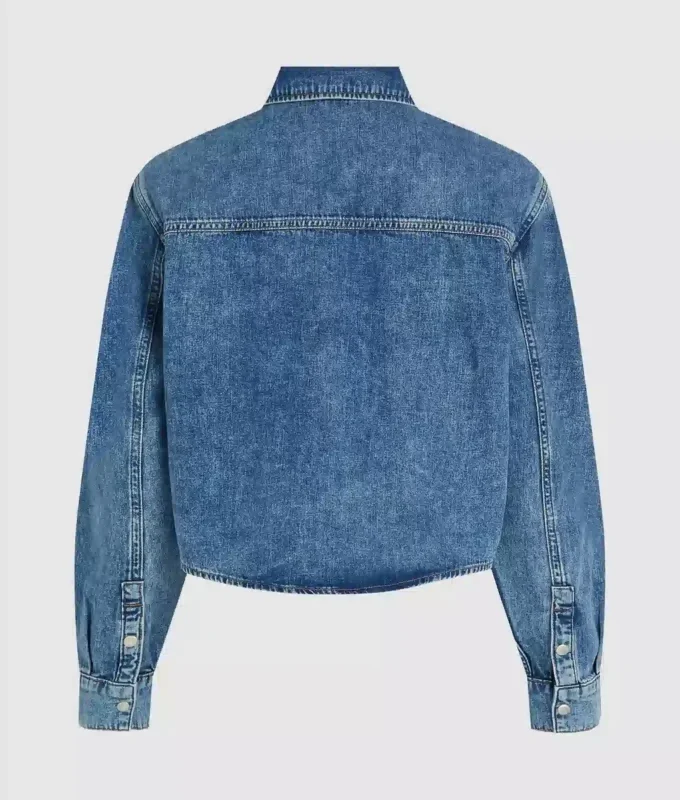 Kastig geschnittenes Jeanshemd Kastig geschnittenes Jeanshemd