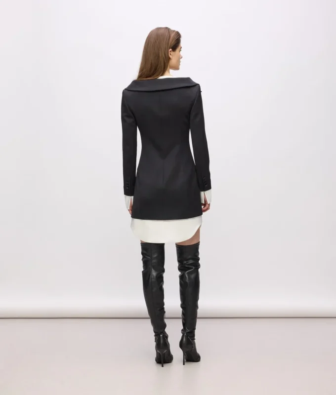 KL Studio tailliertes Kleid KL Studio tailliertes Kleid