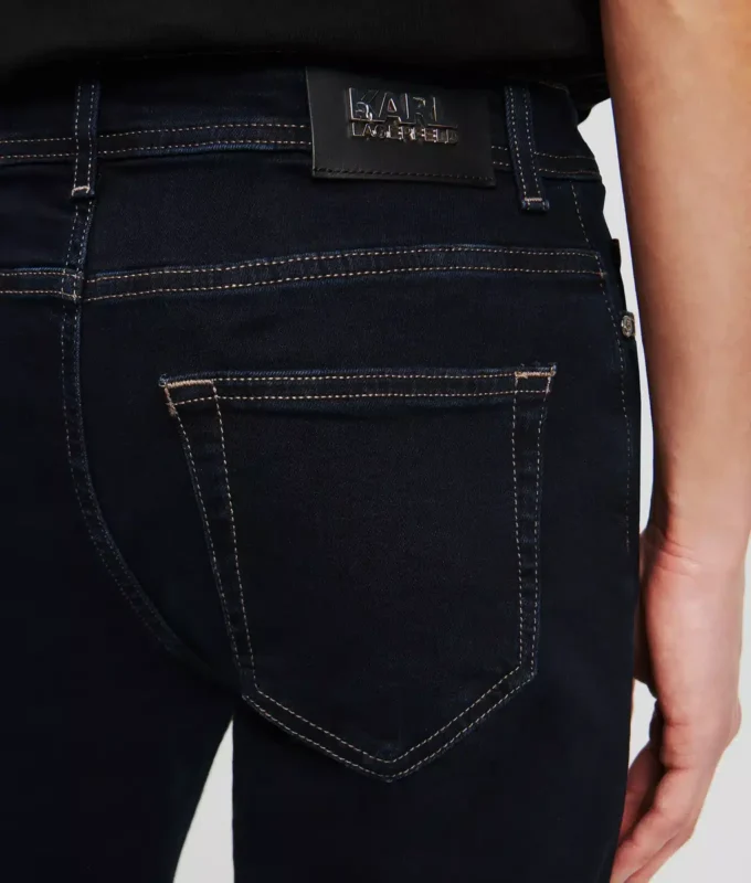 KLASSISCHE JEANS KLASSISCHE JEANS