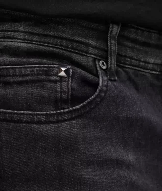 KLASSISCHE JEANS