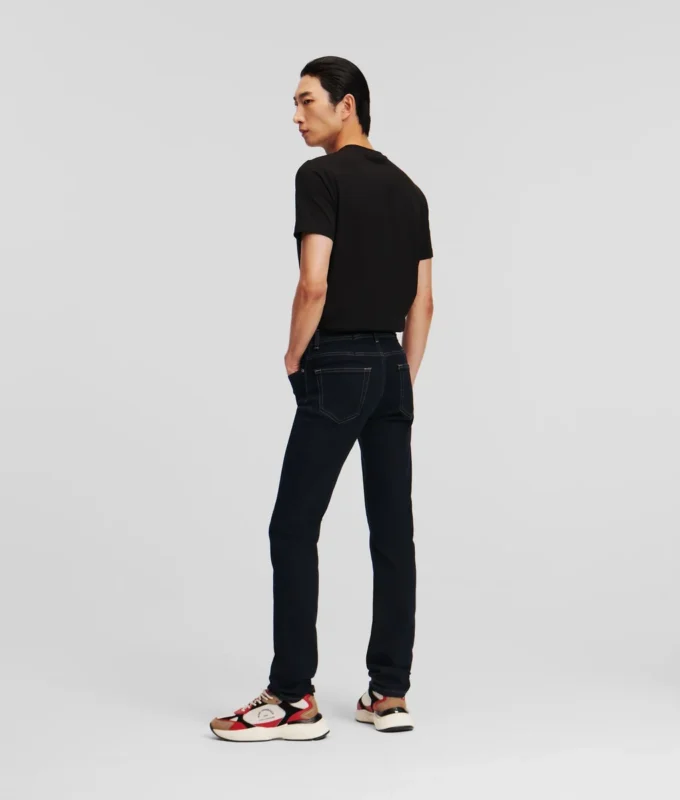 KLASSISCHE JEANS KLASSISCHE JEANS