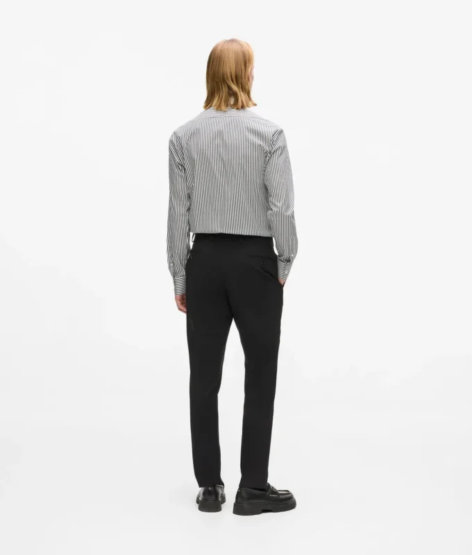 Klassische, taillierte Hose Klassische, taillierte Hose