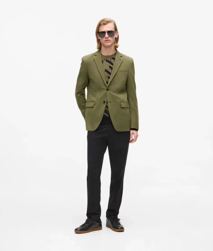 Klassischer, taillierter Blazer Klassischer, taillierter Blazer