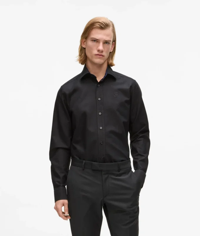 Klassisches schwarzes Hemd Klassisches schwarzes Hemd