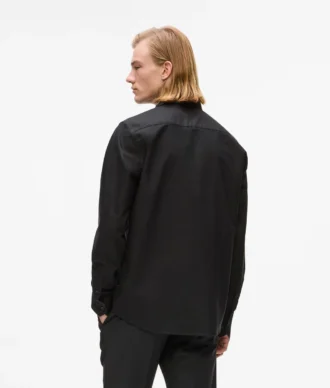 Klassisches schwarzes Hemd Klassisches schwarzes Hemd