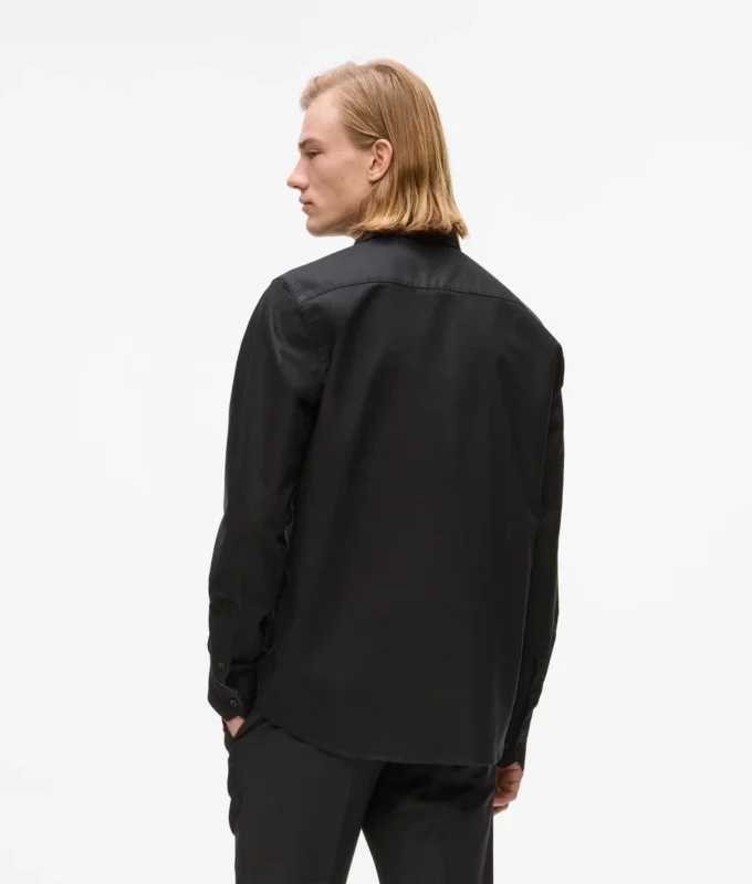 Klassisches schwarzes Hemd Klassisches schwarzes Hemd