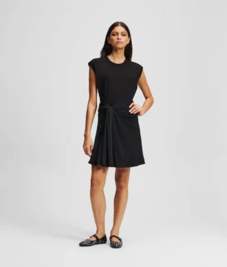 KLEID AUS MISCHGEWEBE