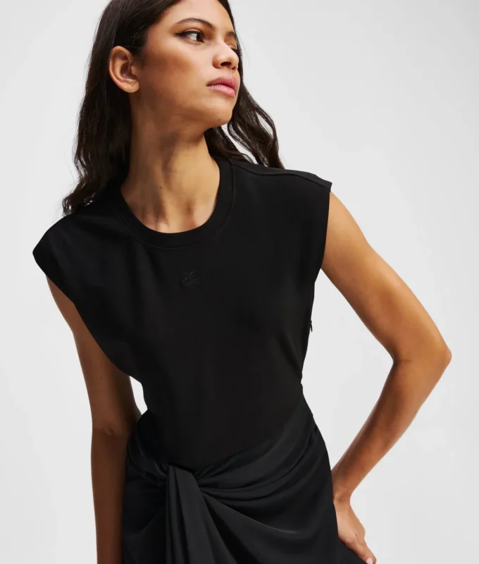 KLEID AUS MISCHGEWEBE