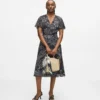Kleid mit V-Ausschnitt und Fächerprint