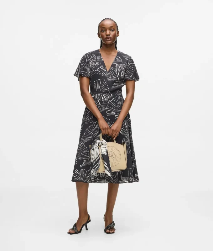 Kleid mit V-Ausschnitt und Fächerprint