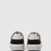 Kourtney Sneakers mit seitlicher Verzierung Kourtney Sneakers mit seitlicher Verzierung