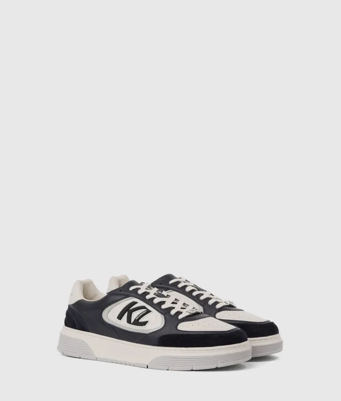 Kourtney Sneakers mit seitlicher Verzierung Kourtney Sneakers mit seitlicher Verzierung