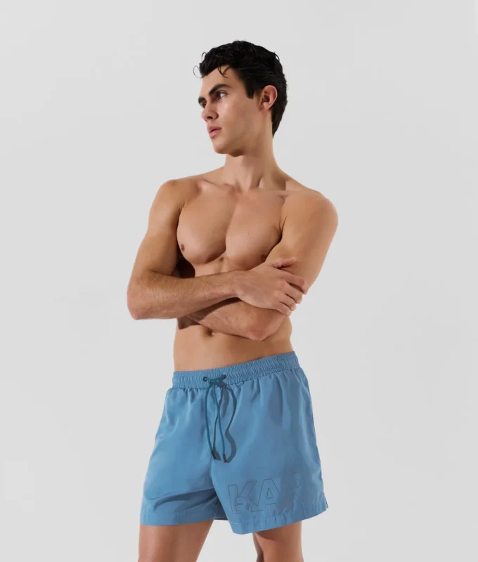 KURZE BOARDSHORTS MIT METALLIC-LOGO KURZE BOARDSHORTS MIT METALLIC-LOGO