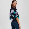 KURZES T-SHIRT MIT BLUMENMUSTER