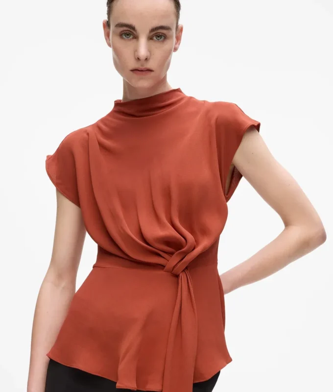 KURZÄRMELIGE BLUSE MIT KNOTEN KURZÄRMELIGE BLUSE MIT KNOTEN