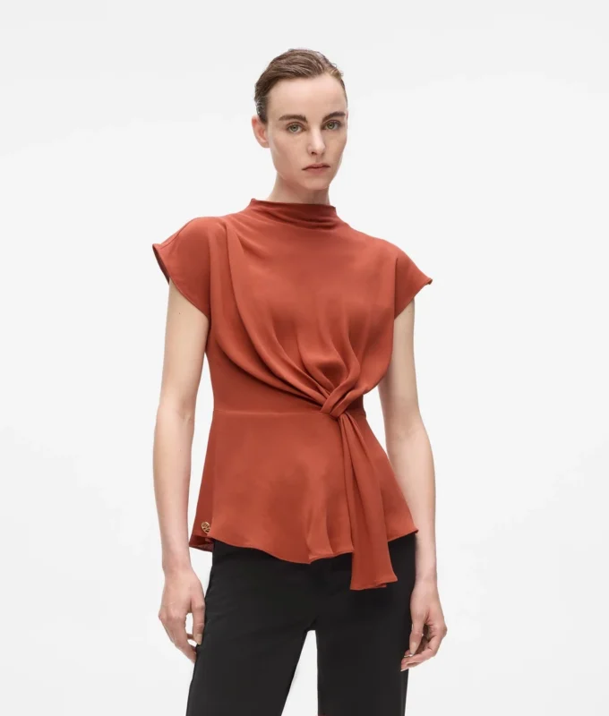 KURZÄRMELIGE BLUSE MIT KNOTEN KURZÄRMELIGE BLUSE MIT KNOTEN