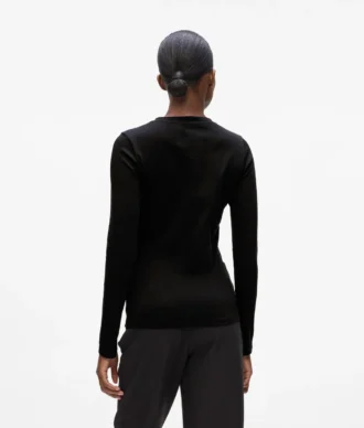 Langärmliges T-Shirt mit Knopfdetail