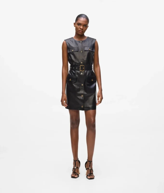 Lederkleid mit Knopfdetails