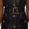 Lederkleid mit Knopfdetails