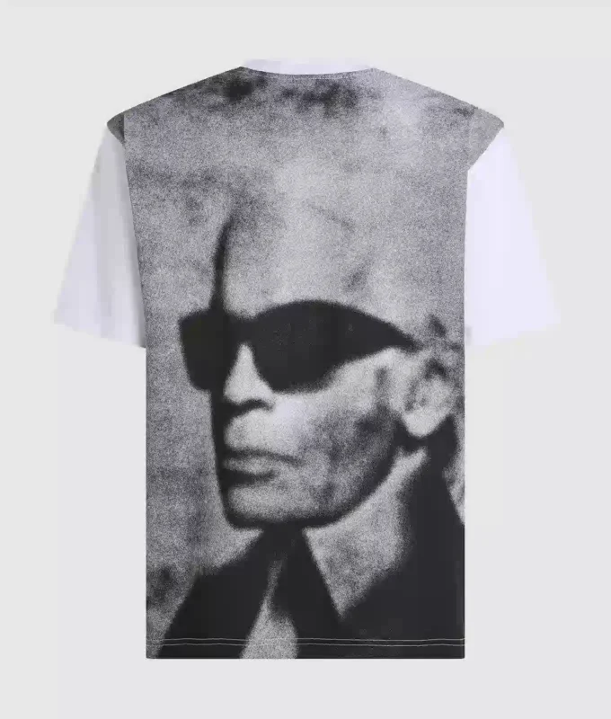 Locker geschnittenes T-Shirt mit Karl-Print
