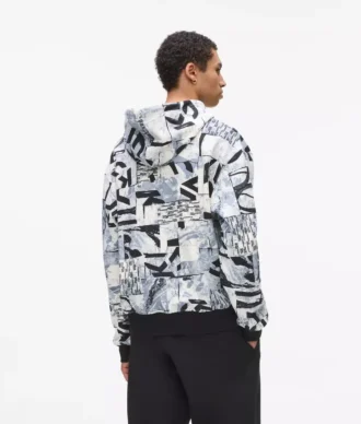 Locker sitzender Hoodie mit durchgehendem Monogramm