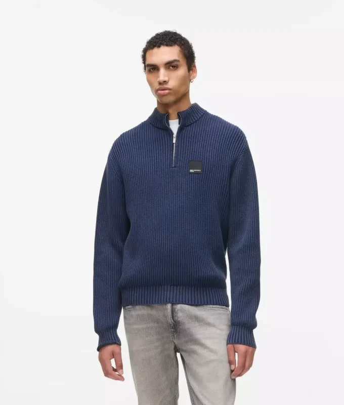 Locker sitzender Pullover mit halbem Reißverschluss Locker sitzender Pullover mit halbem Reißverschluss