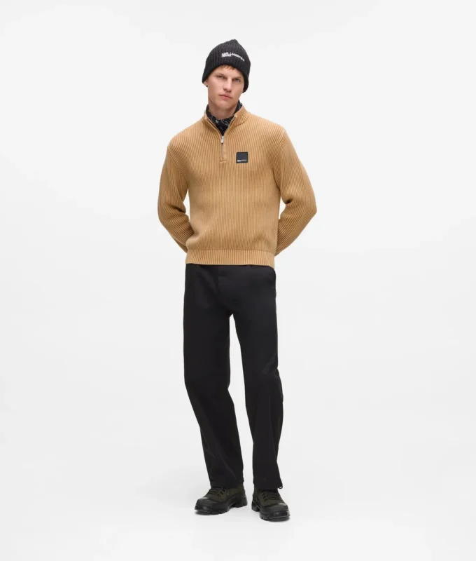 Locker sitzender Pullover mit halbem Reißverschluss Locker sitzender Pullover mit halbem Reißverschluss