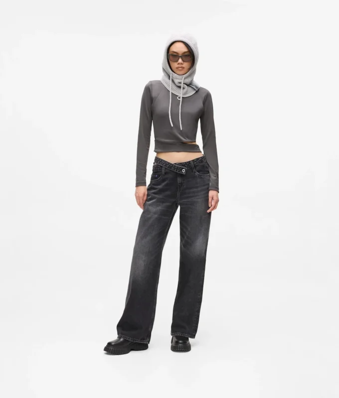Lockere Jeans mit Cutout-Taille Lockere Jeans mit Cutout-Taille
