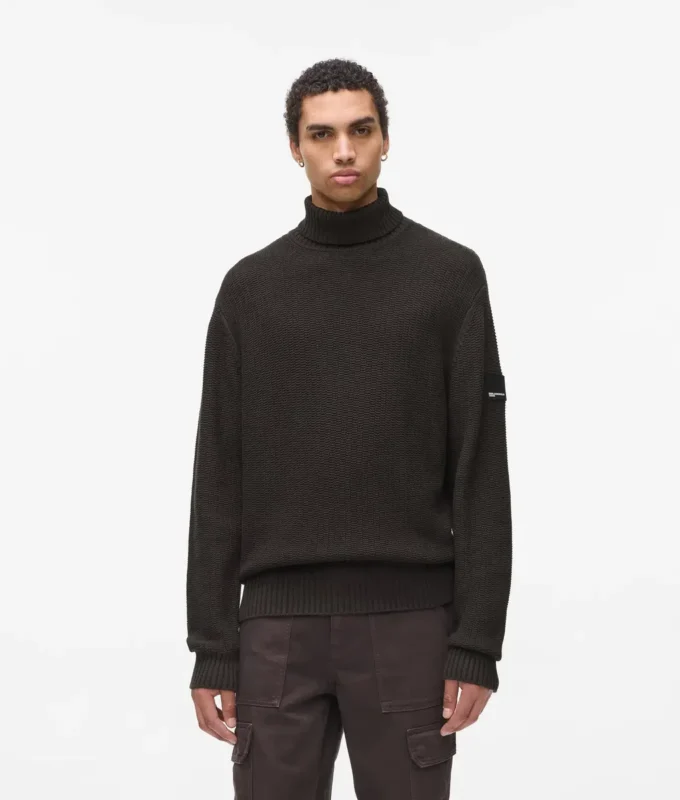 Lockerer Rollkragenpullover Lockerer Rollkragenpullover