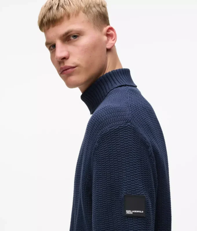 Lockerer Rollkragenpullover Lockerer Rollkragenpullover