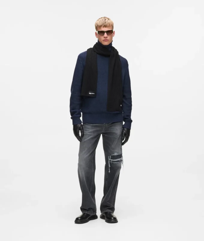 Lockerer Rollkragenpullover Lockerer Rollkragenpullover