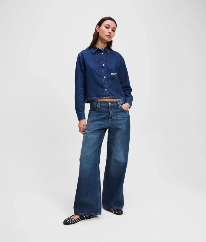 LOW-RISE-JEANS MIT WEITEM BEIN LOW-RISE-JEANS MIT WEITEM BEIN