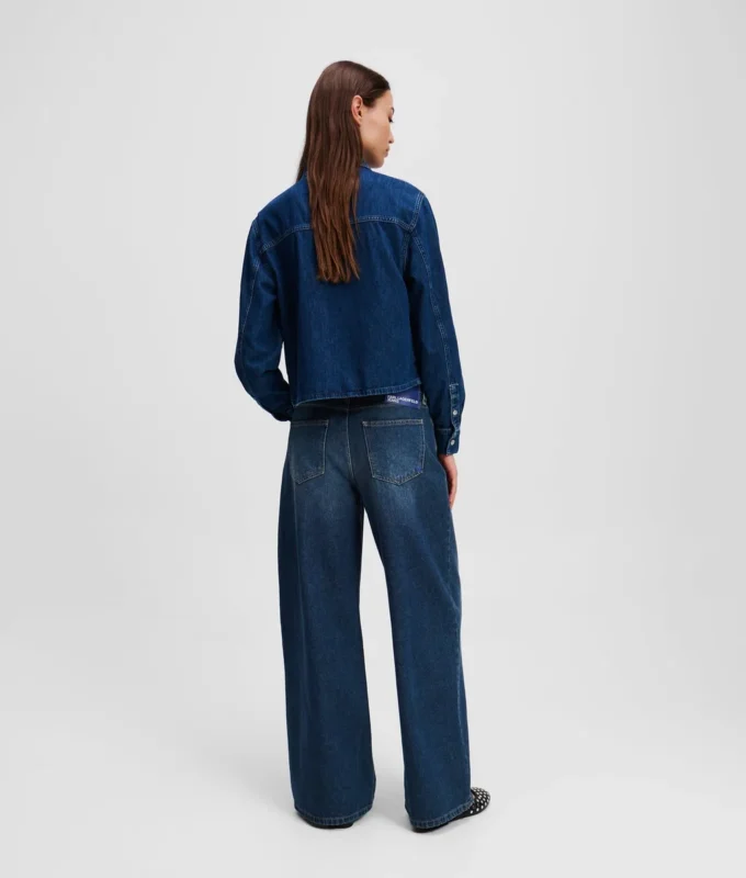 LOW-RISE-JEANS MIT WEITEM BEIN LOW-RISE-JEANS MIT WEITEM BEIN