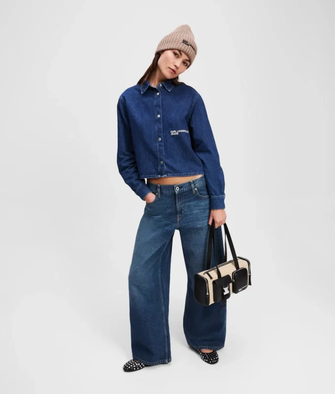 LOW-RISE-JEANS MIT WEITEM BEIN LOW-RISE-JEANS MIT WEITEM BEIN