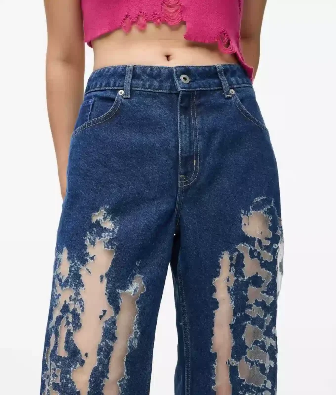 Lässige Jeans mit mittlerer Leibhöhe und Used-Look