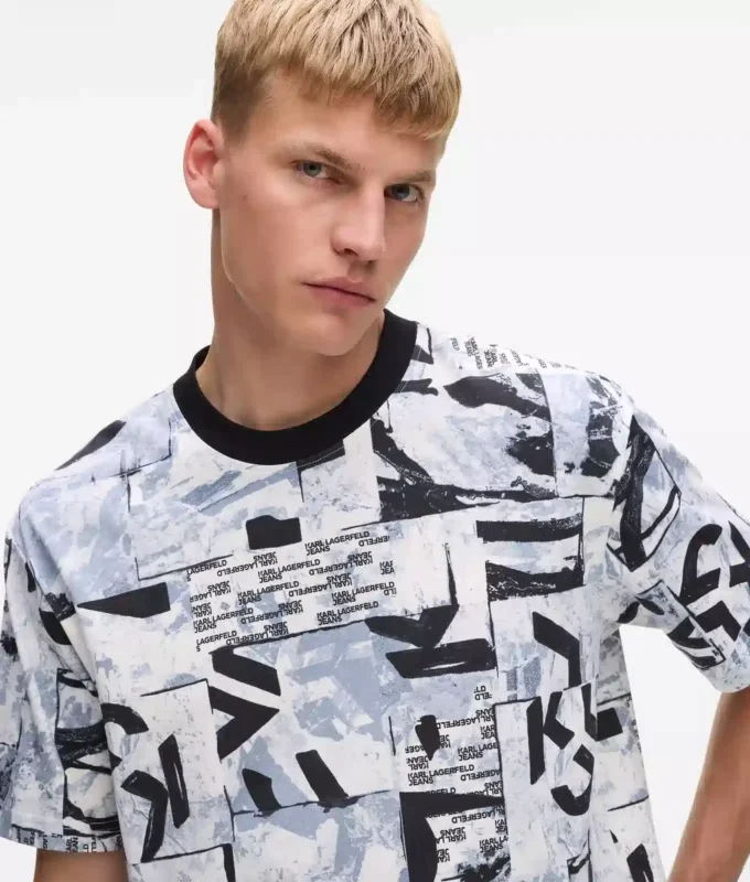 Lässiges T-Shirt mit durchgehendem Monogramm-Print