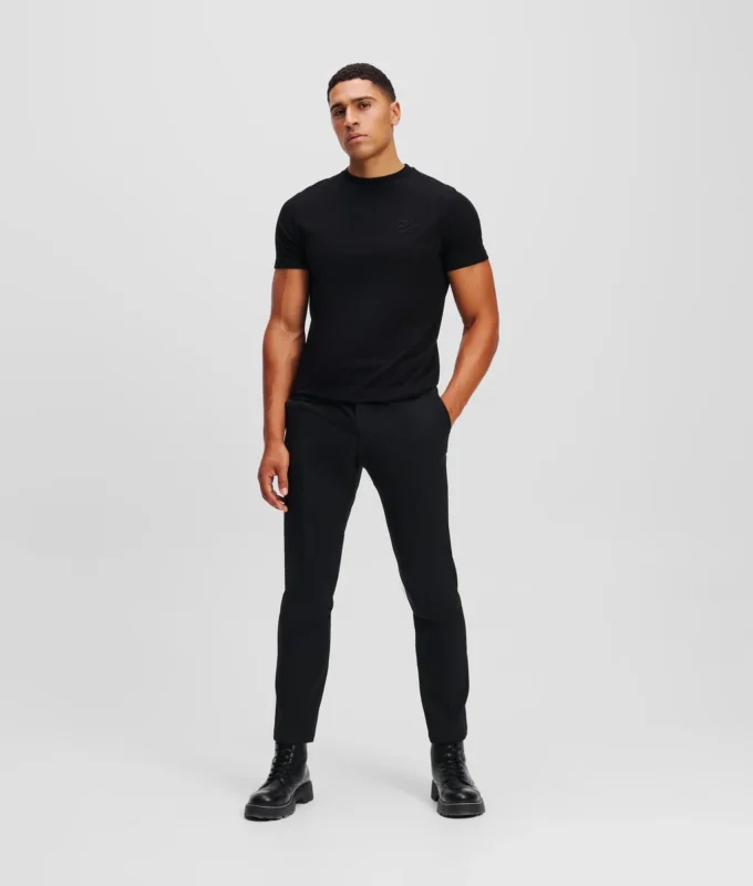 MAßGESCHNEIDERTE HOSE MAßGESCHNEIDERTE HOSE