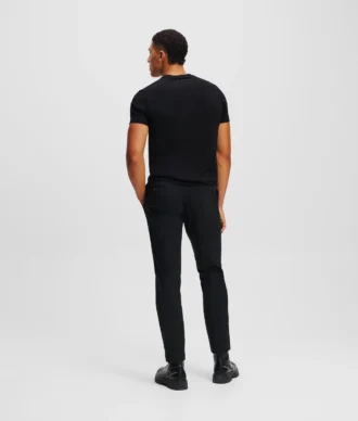 MAßGESCHNEIDERTE HOSE MAßGESCHNEIDERTE HOSE