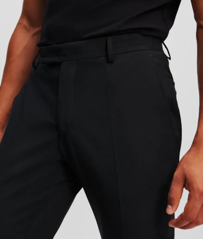 MAßGESCHNEIDERTE HOSE MAßGESCHNEIDERTE HOSE