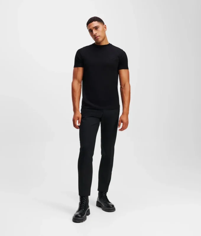 MAßGESCHNEIDERTE HOSE MAßGESCHNEIDERTE HOSE