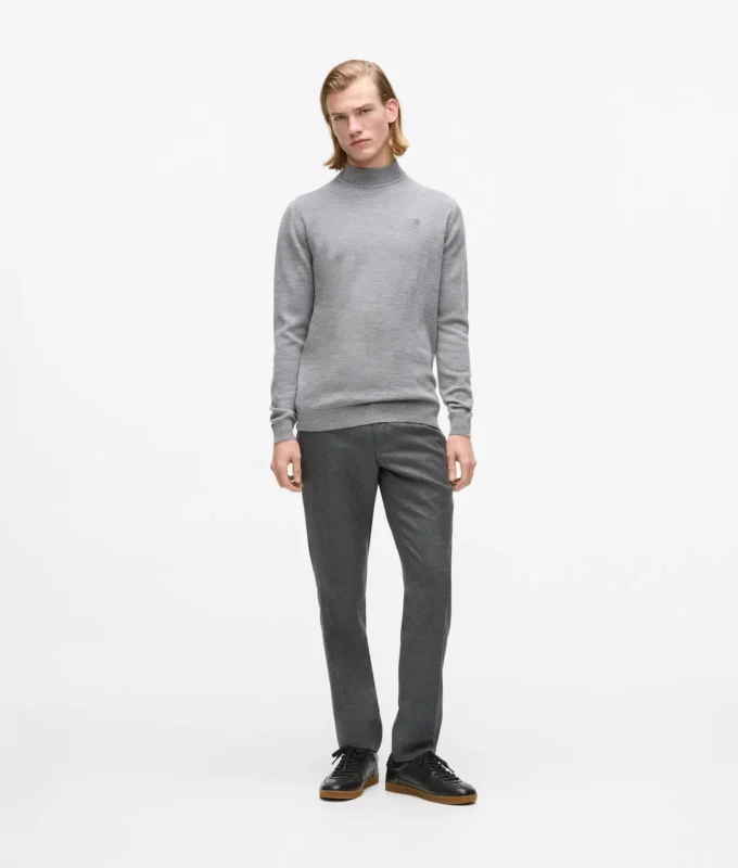 Maßgeschneiderte Hose mit geradem Bein Maßgeschneiderte Hose mit geradem Bein