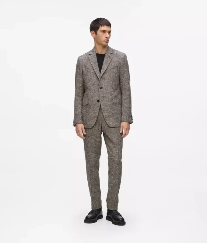 Maßgeschneiderter Blazer Maßgeschneiderter Blazer