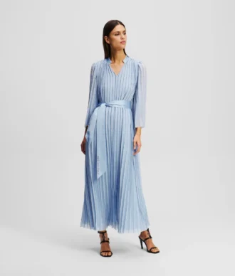 MAXIKLEID MIT PLISSEES MAXIKLEID MIT PLISSEES