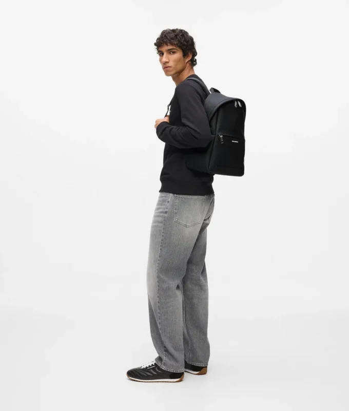 Minimalistischer Rucksack mit Logo Minimalistischer Rucksack mit Logo