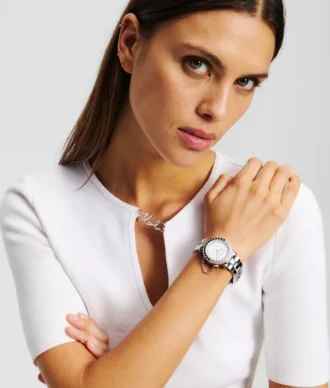 MIT KRISTALLEN VERZIERTE UHR